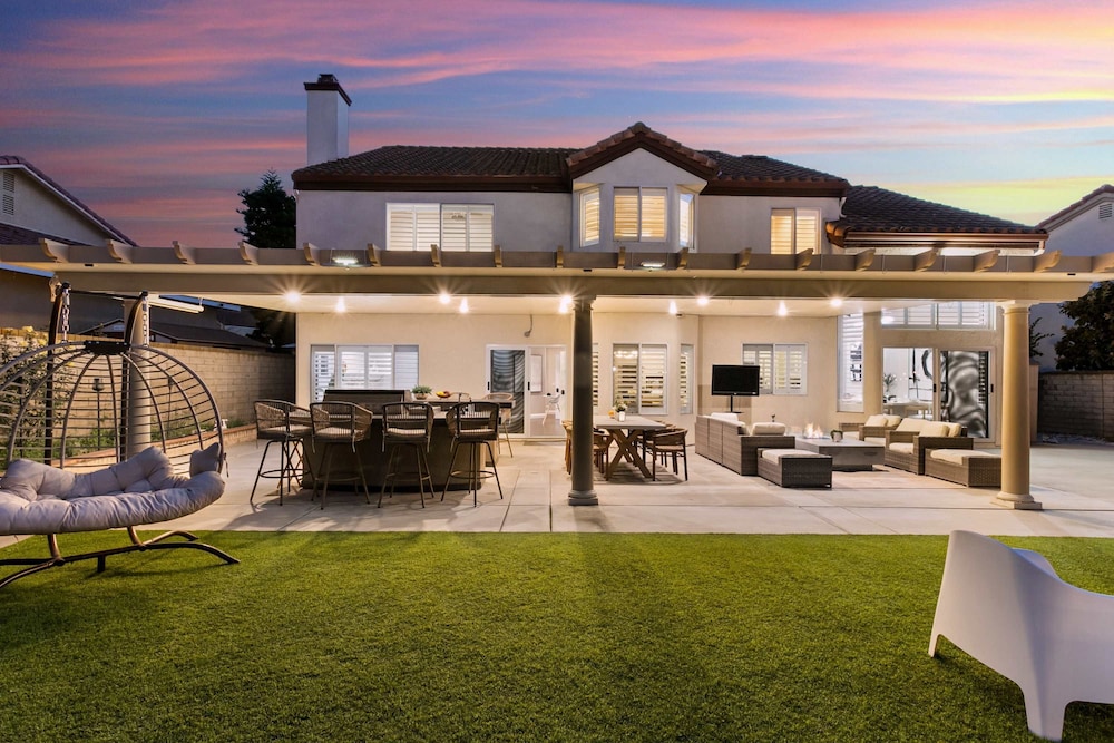 Luxury Pool Home w Theater Games Mountain View