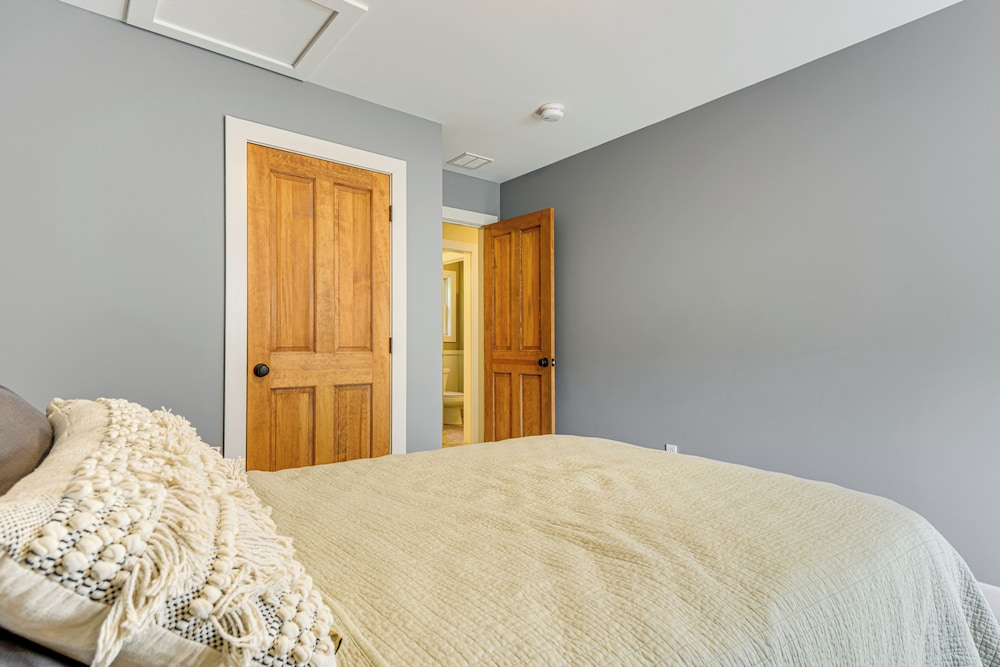 2 Mi to Golfing & Hiking: Spacious Wilmington Home