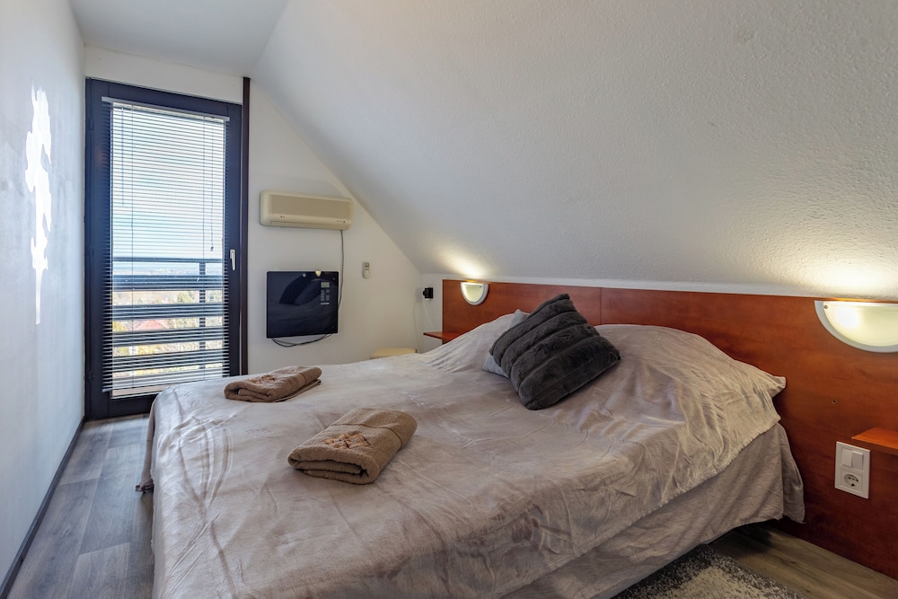 Karesz Holiday Home