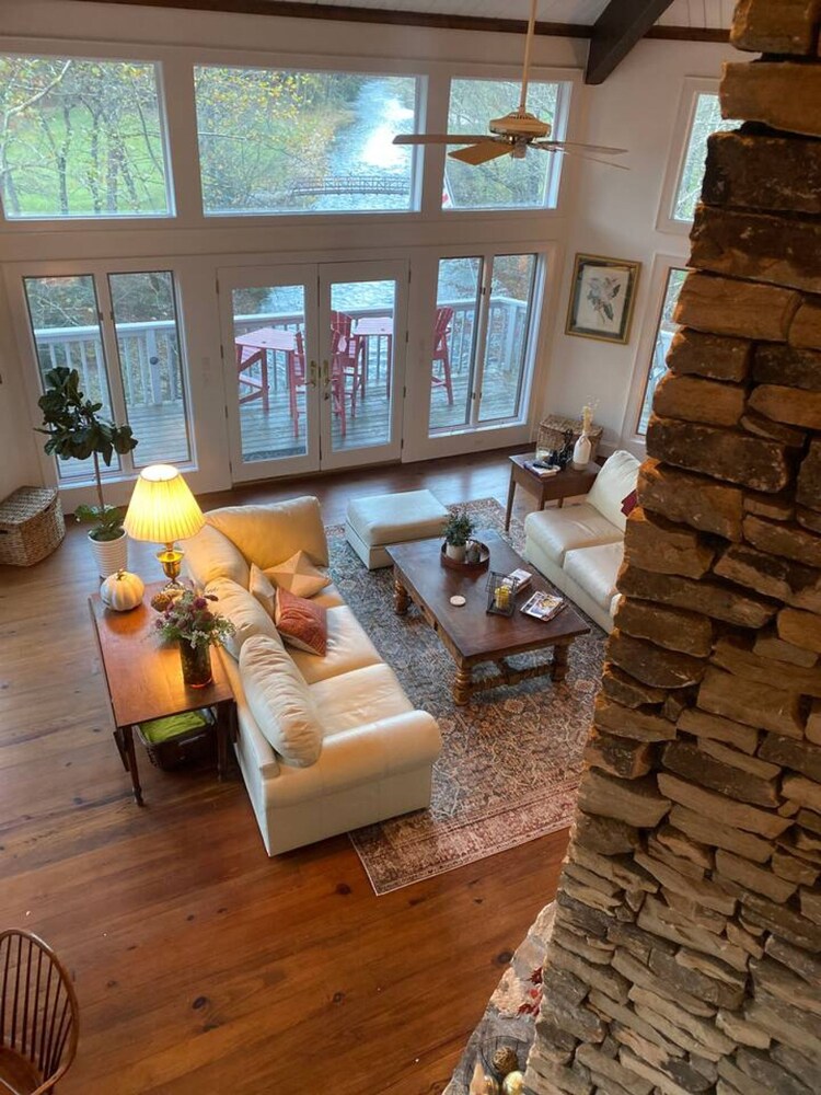 5 BR House- Mt Mitchell Golf Course on the River