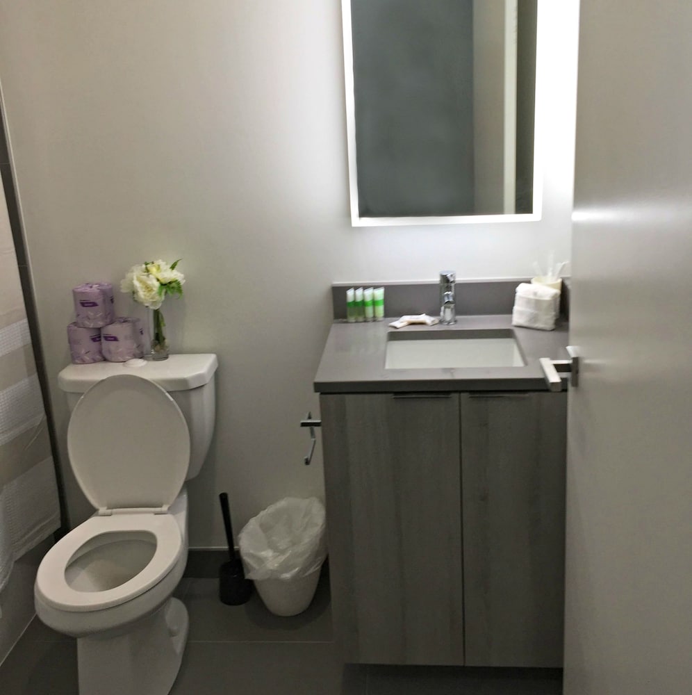 Executive Suites at St. Clair West