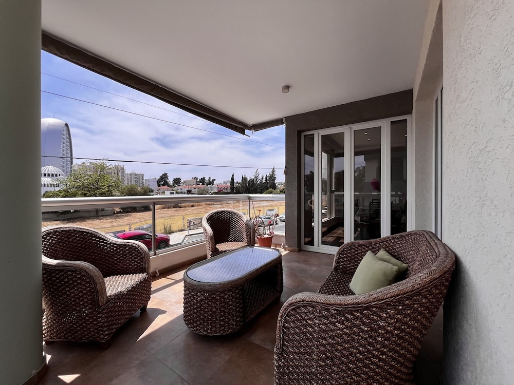 02 LIM - Stay Neo Coast Apartment