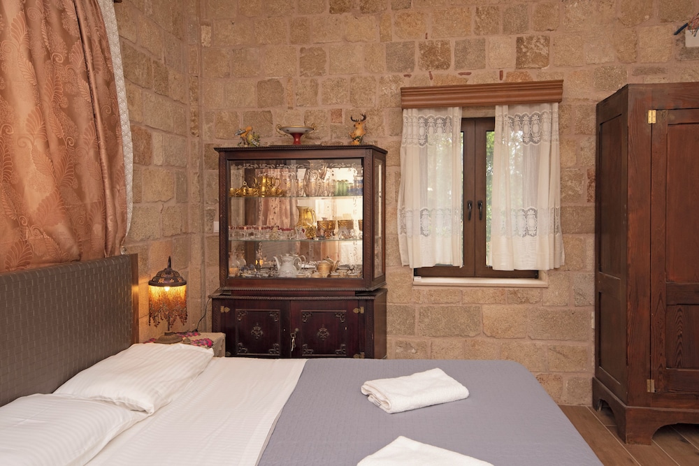 Arionos Rooms