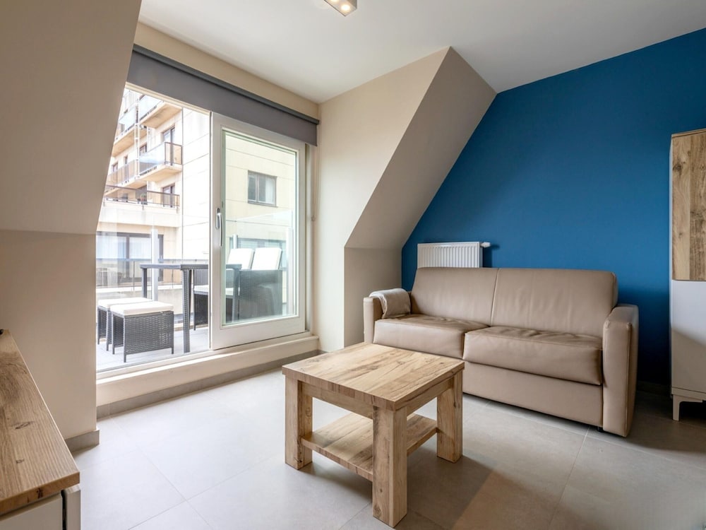 2-bedroom Flat With Side sea View