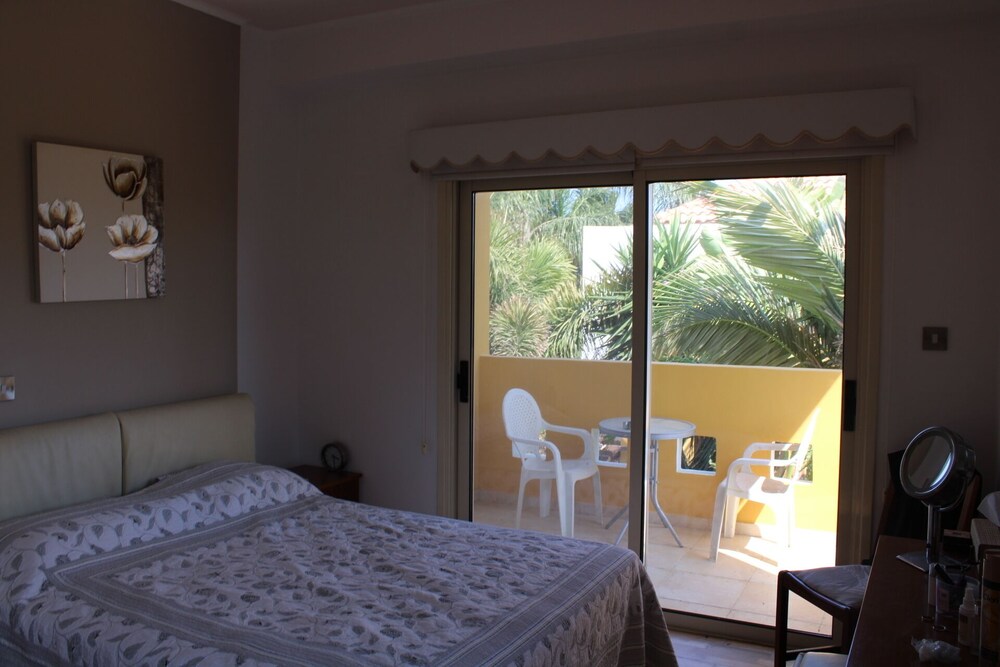 Immaculate 3-bed House in Pentakomo view 2
