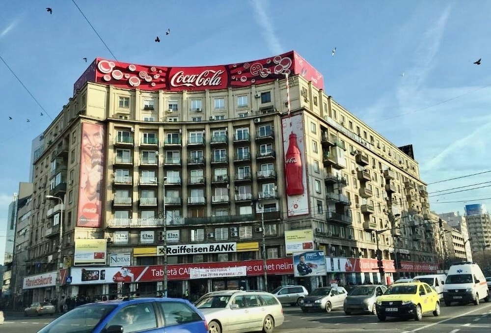 Metropole Apartments Romana Square