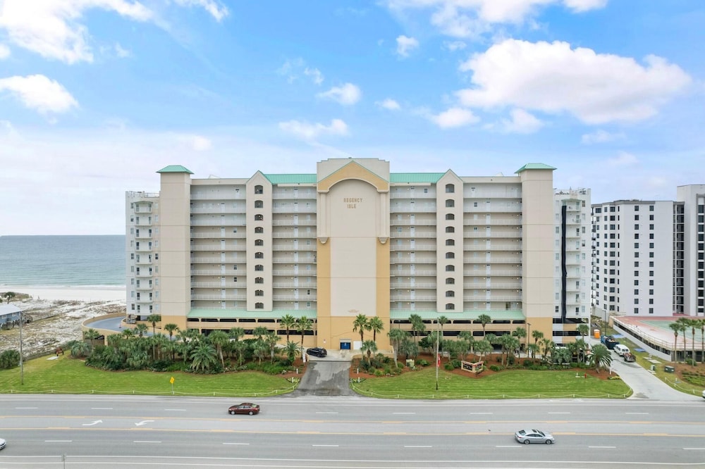 Regency Isle 503