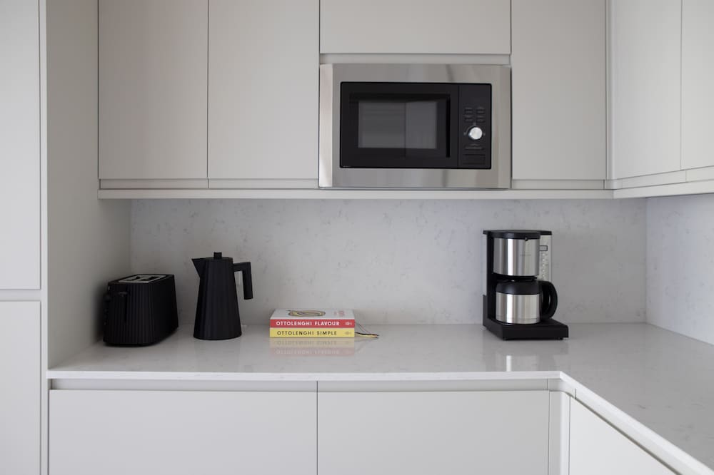 Gulaid House Knightsbridge by Bob W London