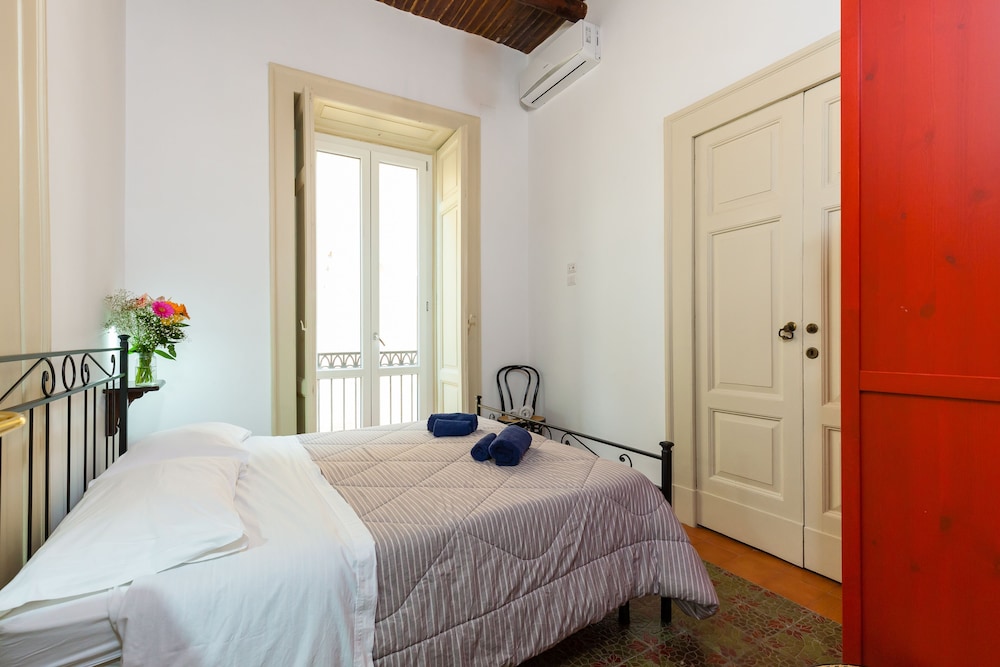 Don Pedro Rooms Vicerè di Toledo in the city center