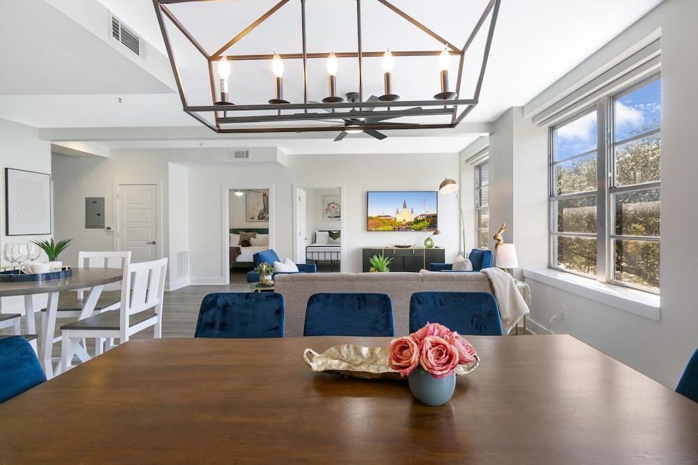 New Orleans Vacations - Modern 4BR Condo in the Heart of NOLA - Property Image 38