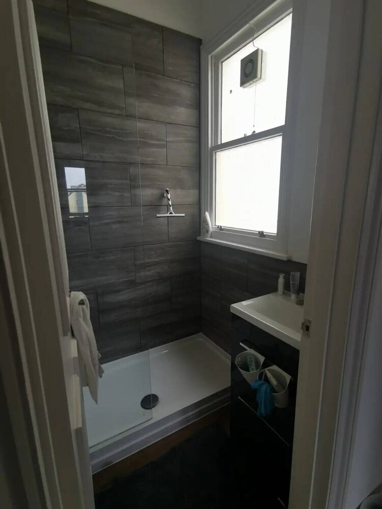 Seafront 1BD Flat in Hove view 5