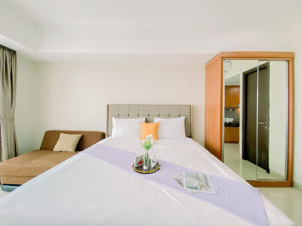Comfy And Best Deal Studio At Nine Residence Apartment
