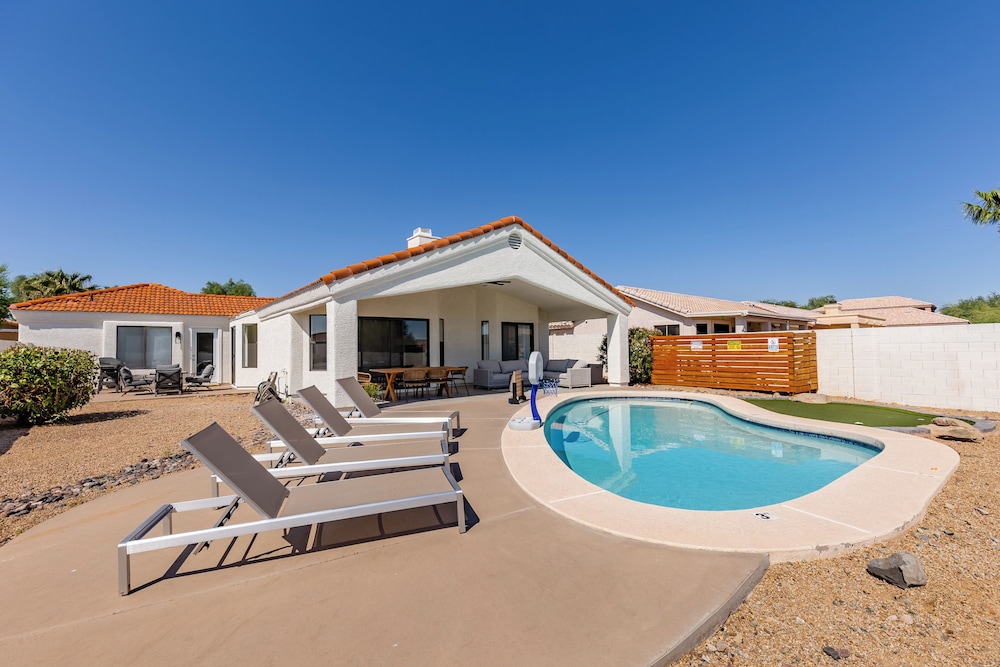Western Hills-private Pool-putting Green-games & More!