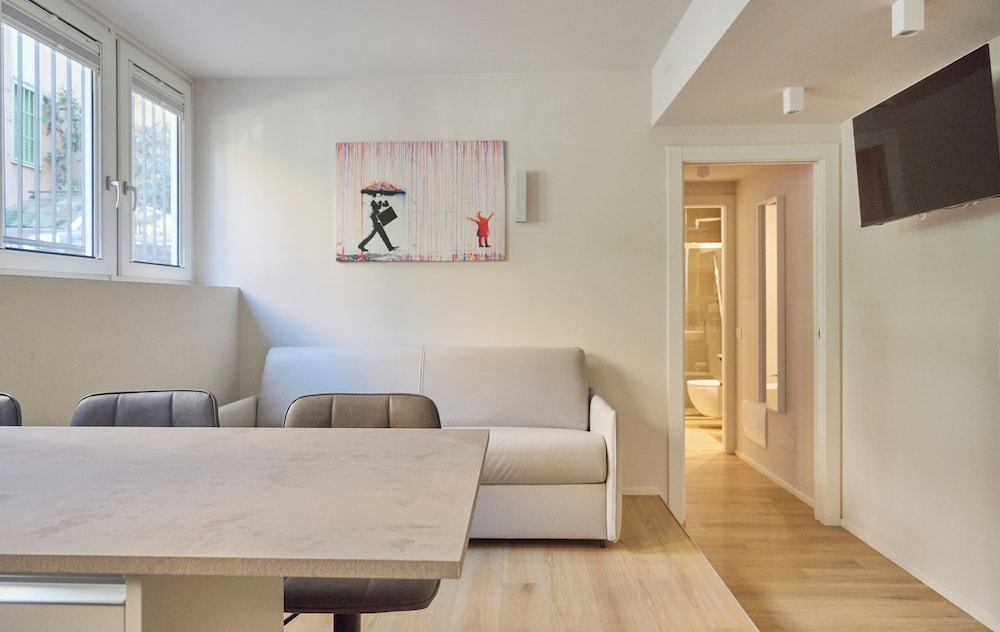 Milan Retreats City life