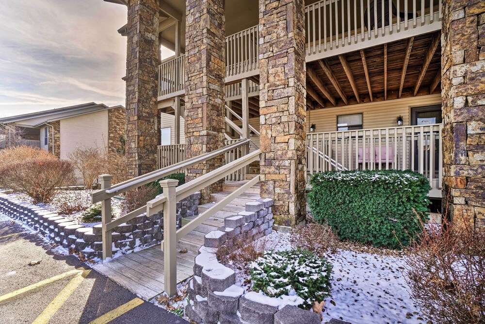Branson Family Condo: Golf, Relax & Swim!