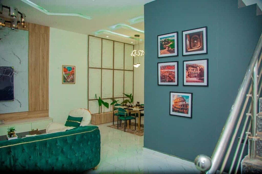 Aviv Luxury Homes