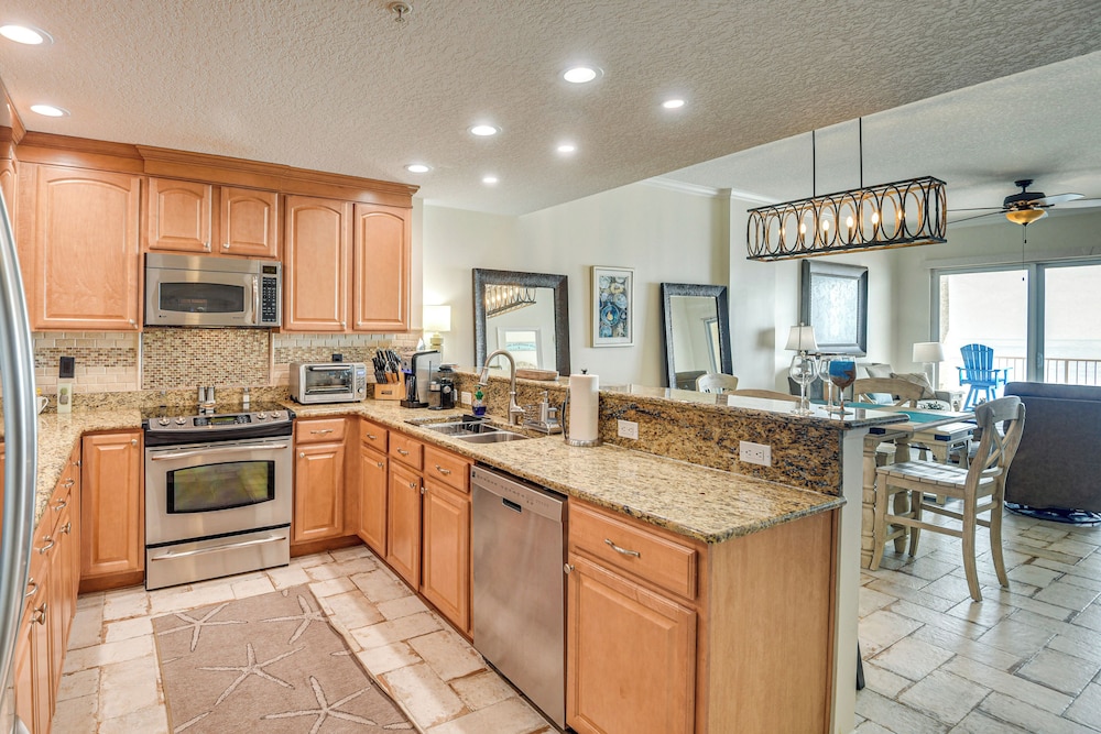 Direct Beach Access: NSB Condo w/ Community Perks