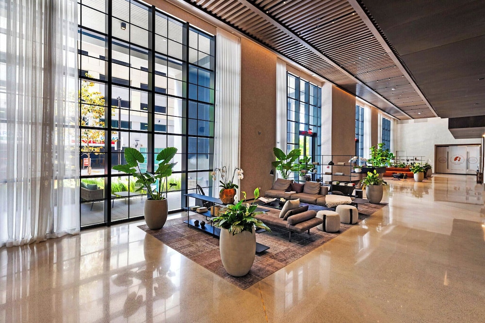 Luxury 49FL Condo with City Views