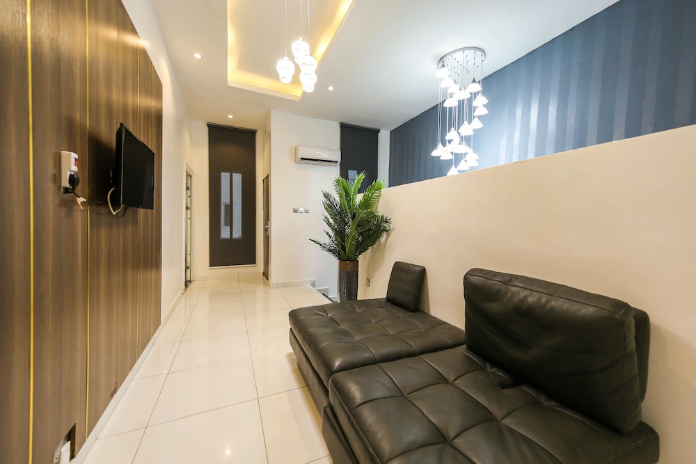 George Residence Osapa view 2