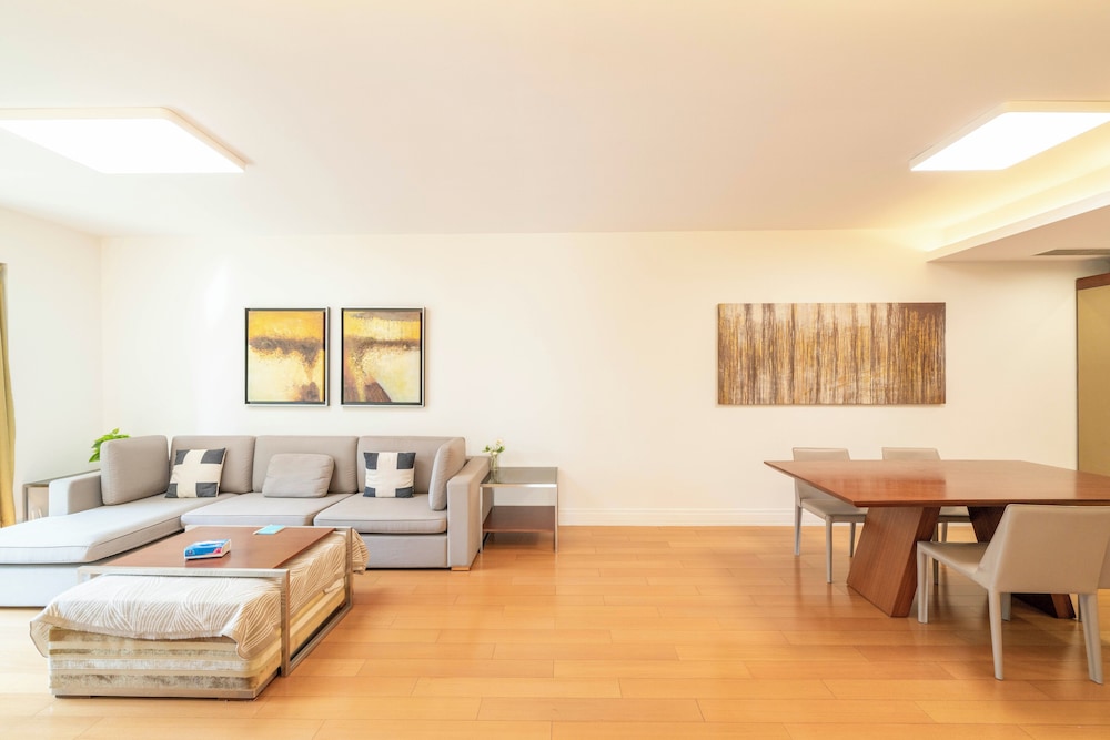 Tyms Cozy 2BR 1BA Apt Xuhui Metro