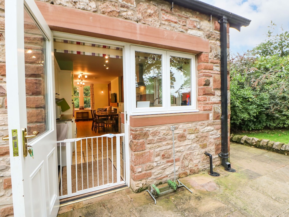 Holly Lodge