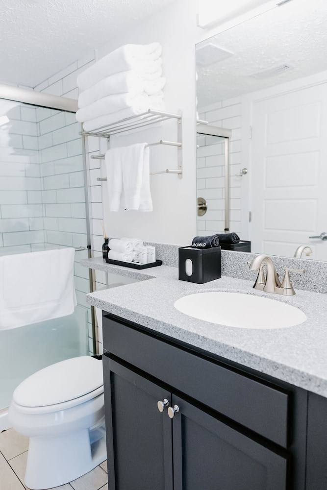 The Vinyl at Music Row - 1 Bedroom Garden Suite