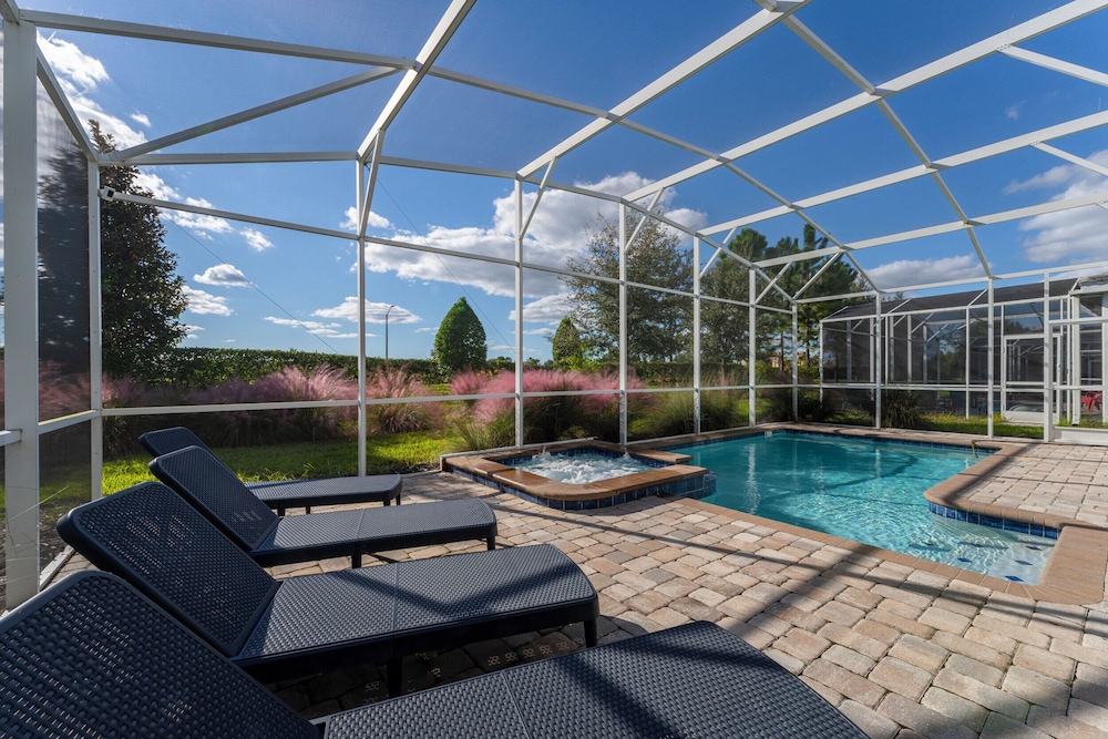 Magical 6BR Villa Pool Themed Room