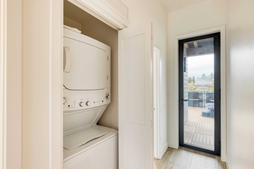 2 Units Minutes to Downtown Bend Hot Tub 1208 Skyline Ranch by Avantstay