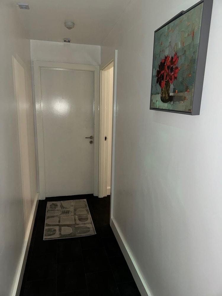 Central Sheffield 3-bed Apt, Sleeps 6 With Parking