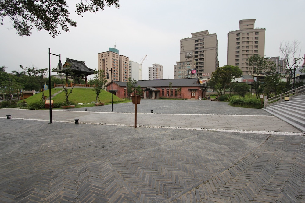 Cheers Loft - Hostel - Image 1