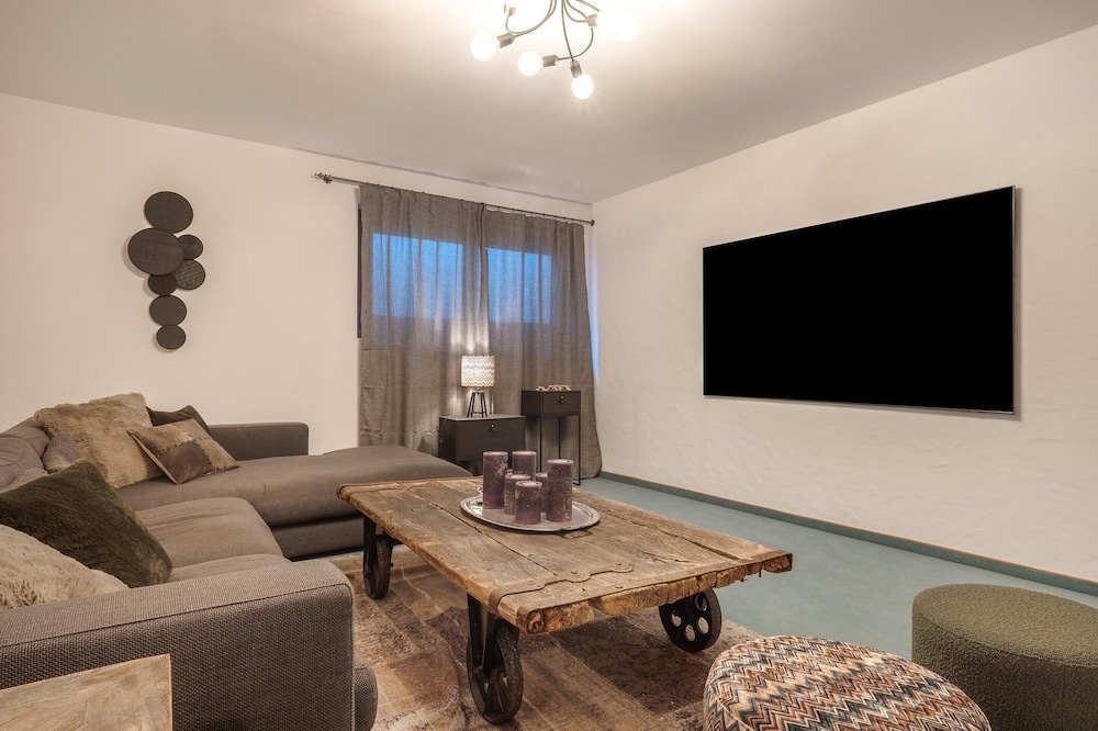 Elegant Chalet Near Slopes & Village