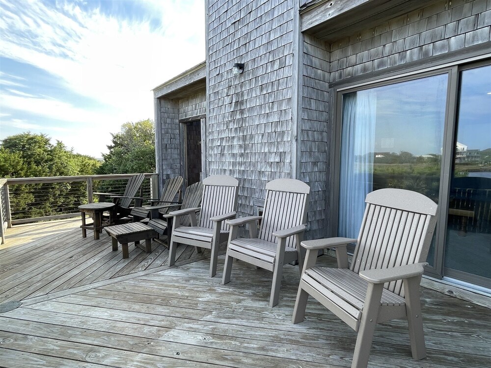 Will's Hideaway 3 Bedroom Cottage by RedAwning