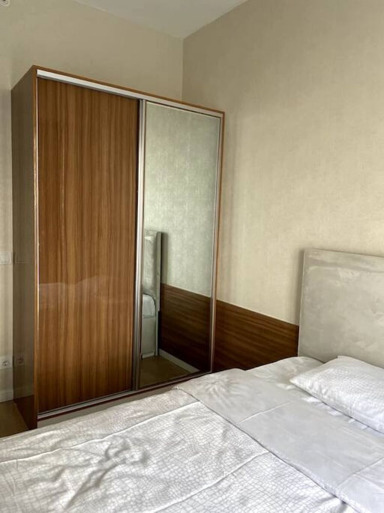 Brand-new 3 1 Apartment w Terrace Near Mall of IST