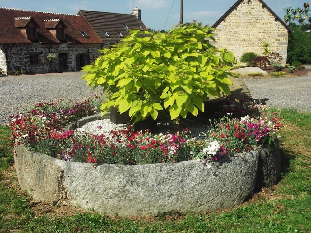 Ferme Cidricole Hugues Desfrièches photo 3
