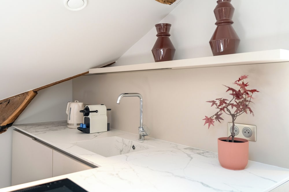 1537 Bourg Tibourg
