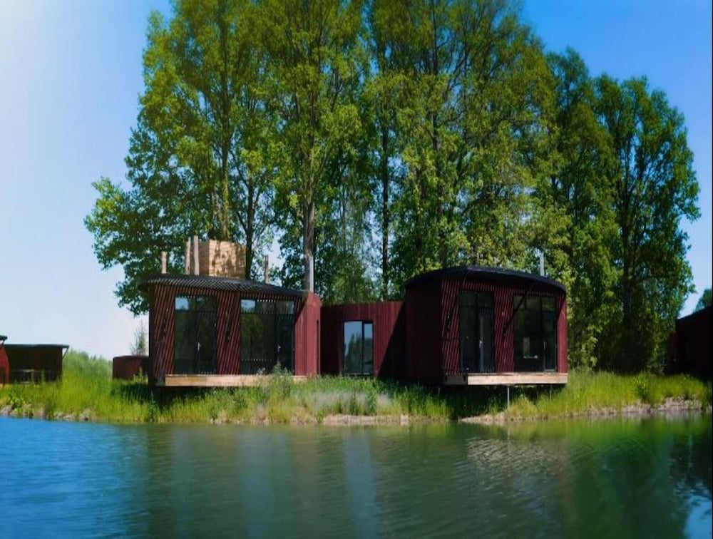 Duplex in Tournai With Lake Views
