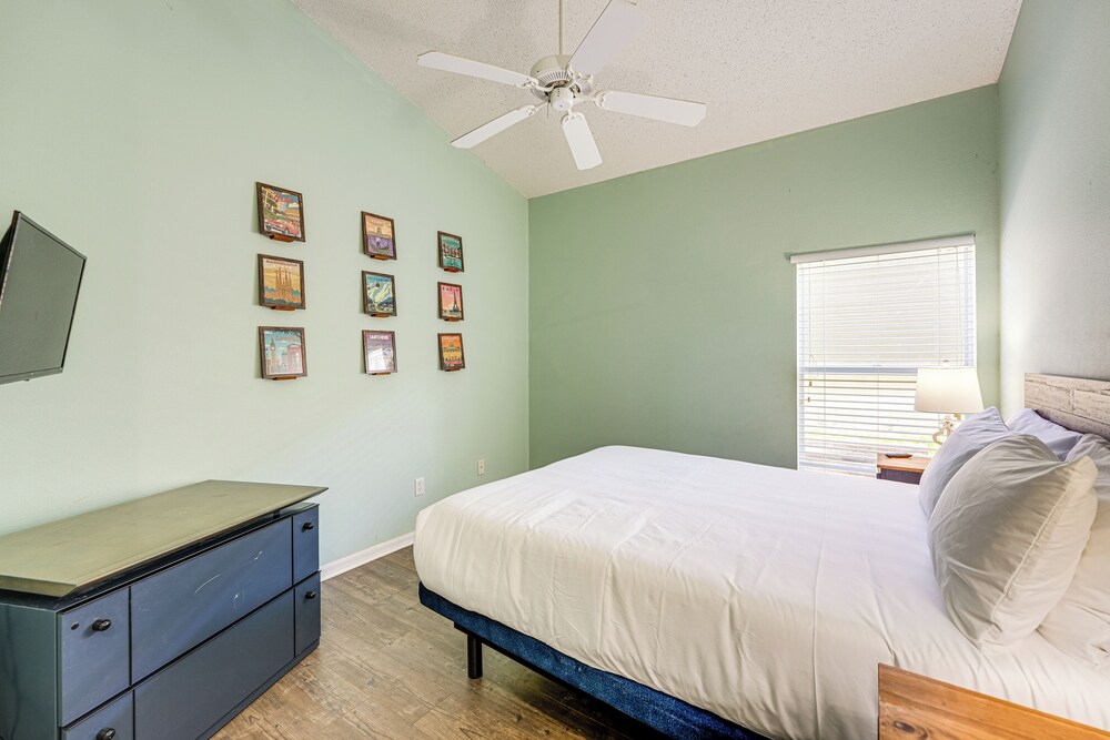 15 Mi to Wdw: House in Clermont Resort Community!