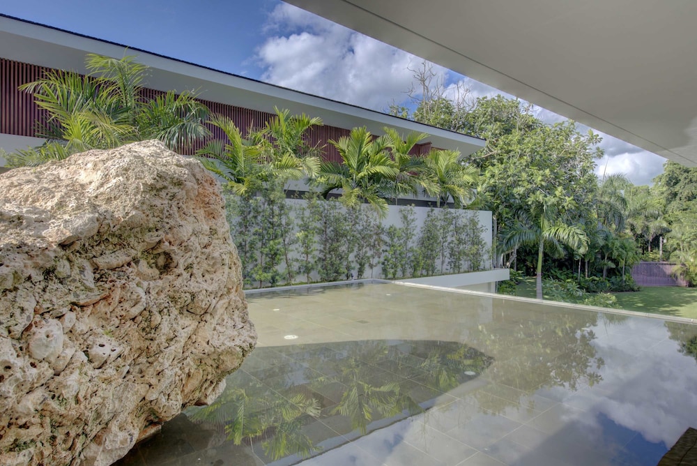 Clifftop Icon of Caribbean Luxury