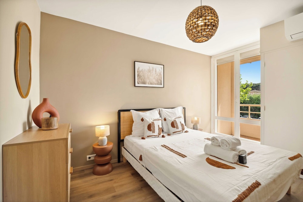 Modern Apartment sea View -2br-4p- Saint-tropez