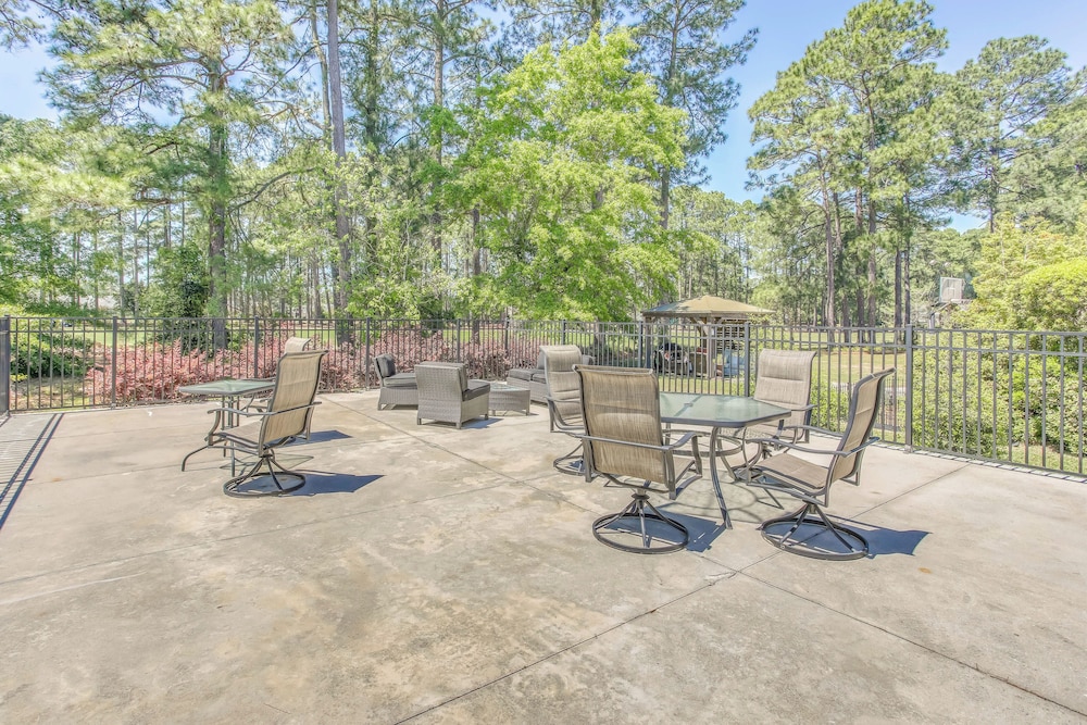 Dine, Shop & Splash: Family Home in Myrtle Beach