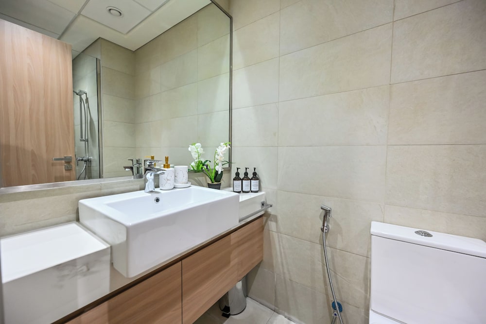 Luxury Studio in Azizi Riviera