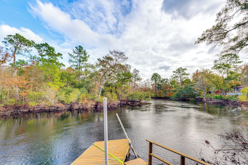 Bovees Riverhouse dunnellon Family Getaway!
