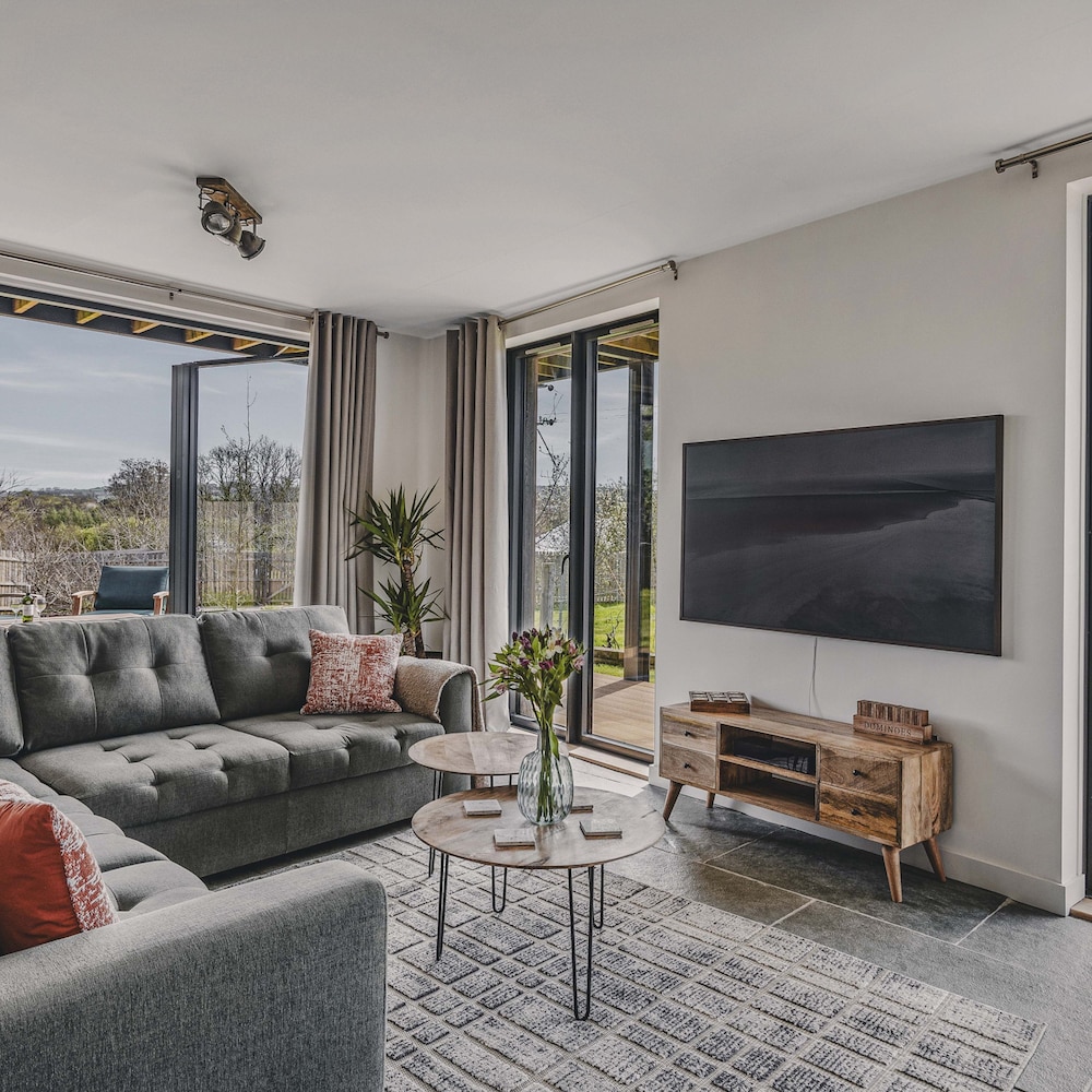Heron House - Luxury Grand Designs Eco-home view 4