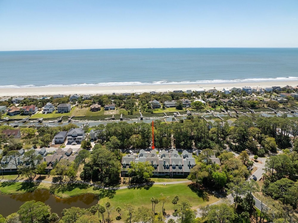 Spacious 7 Bedroom 5.5 Bath on Ocean Creek Golf Course!