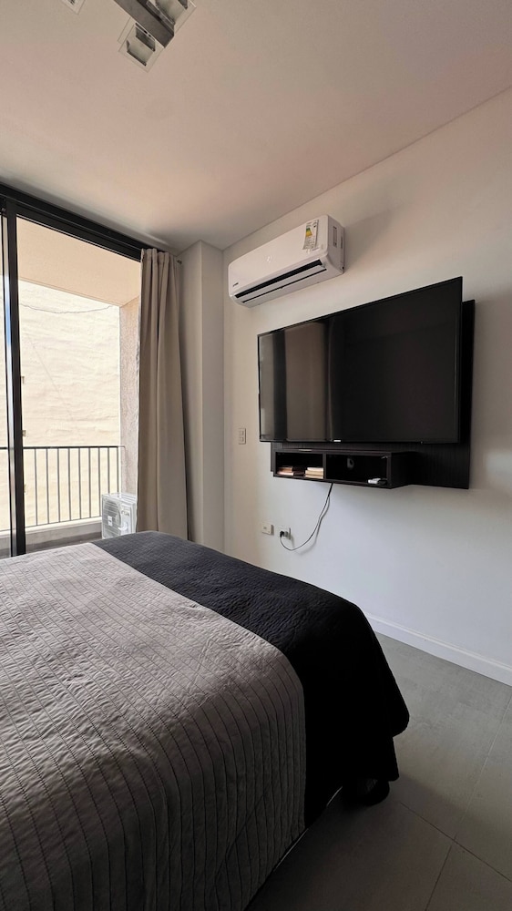 Alberti 360 Charming City Center Apartment With Shared Pool