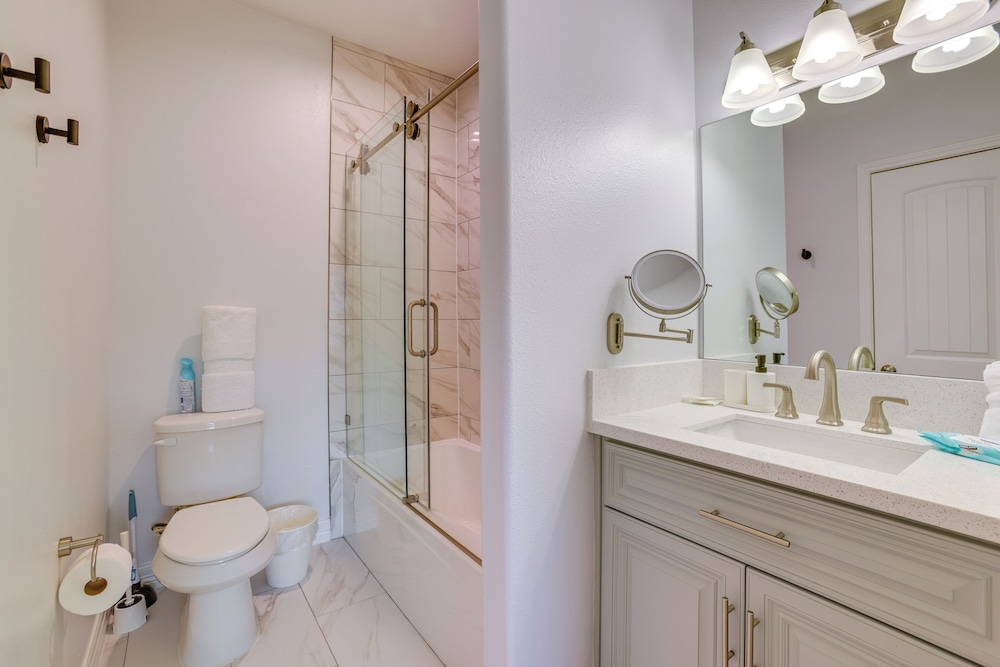 Pet-friendly Duplex Unit in Southwest Houston