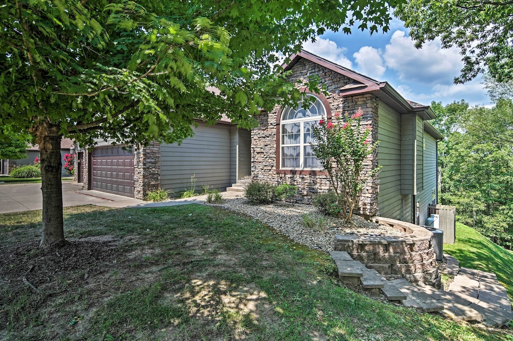 Expansive Townhome w/ Game Room & Community Pool view 3