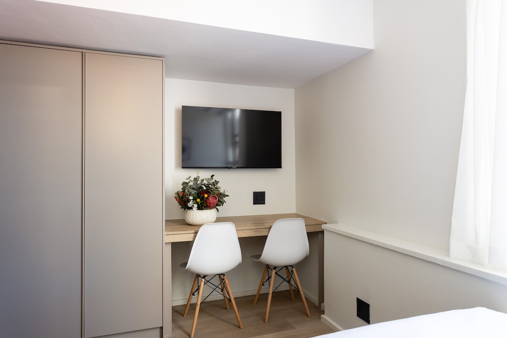 Habitat Aparthotel by Totalstay 8