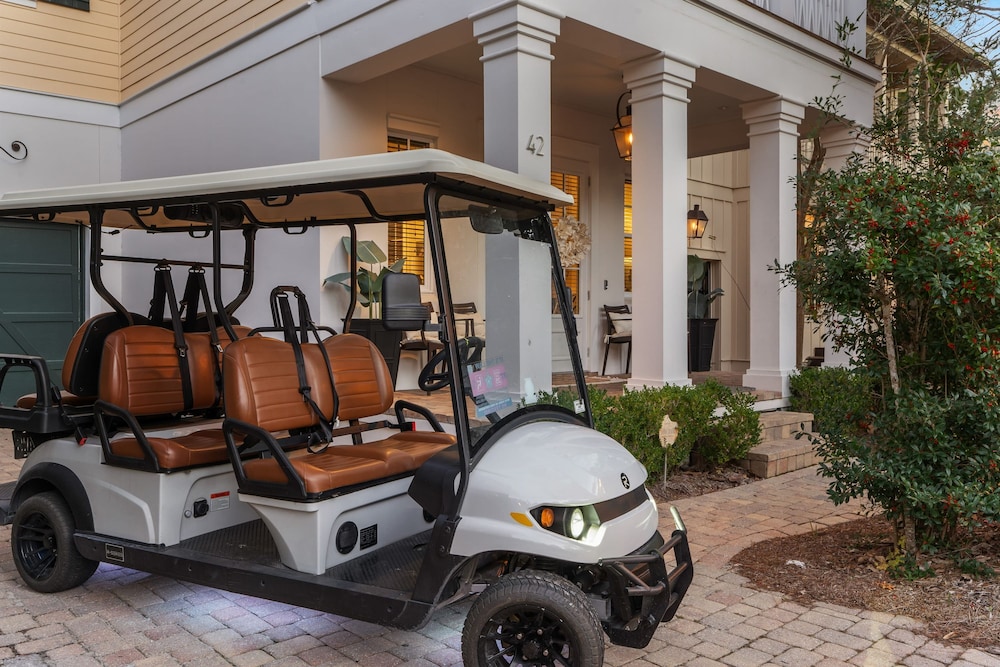 Seagrove Gardens Mins to the Beach Santa Rosa Retreat w Golf Cart A Design
