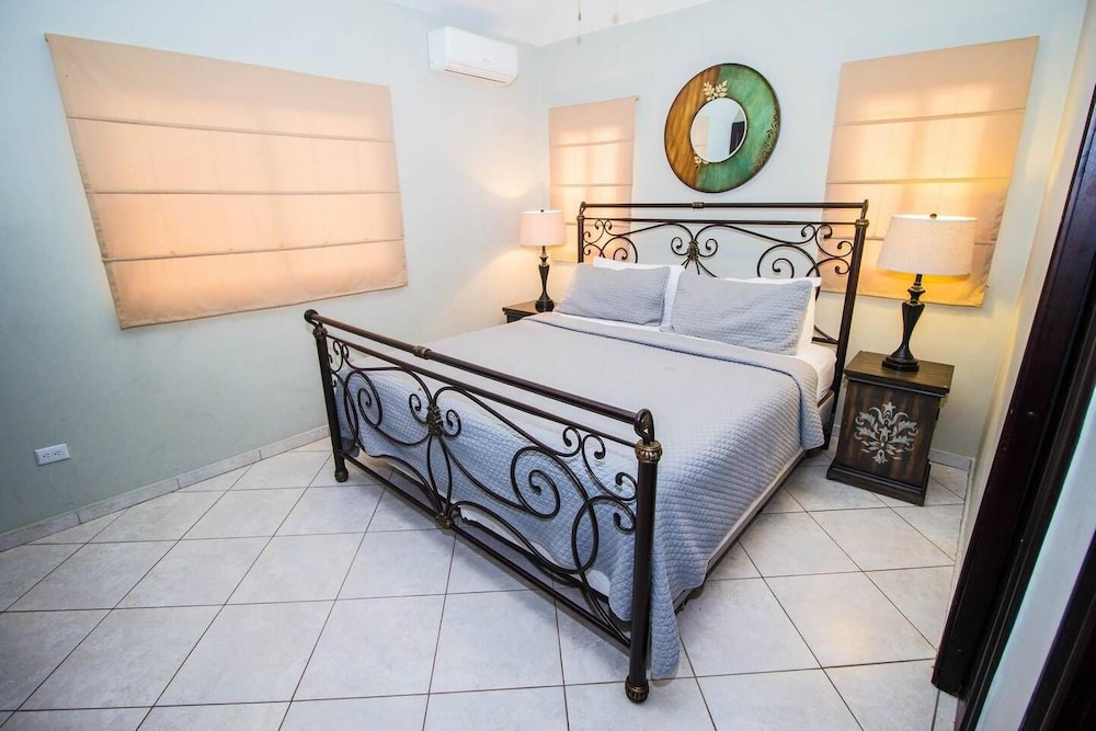 New! 6 Bedroom Ocean View